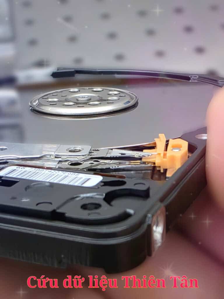 Cứu dữ liệu ổ cứng bị hỏng cơ